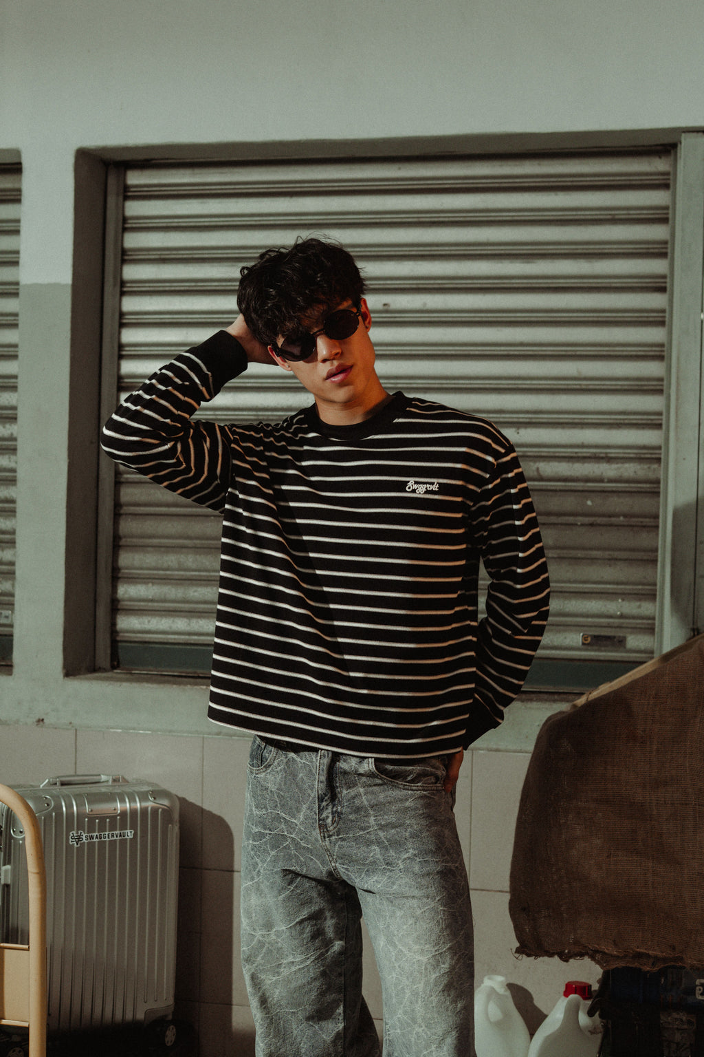 SWGGRVLT STRIPES CREW NECK | CLASSIC BLACK