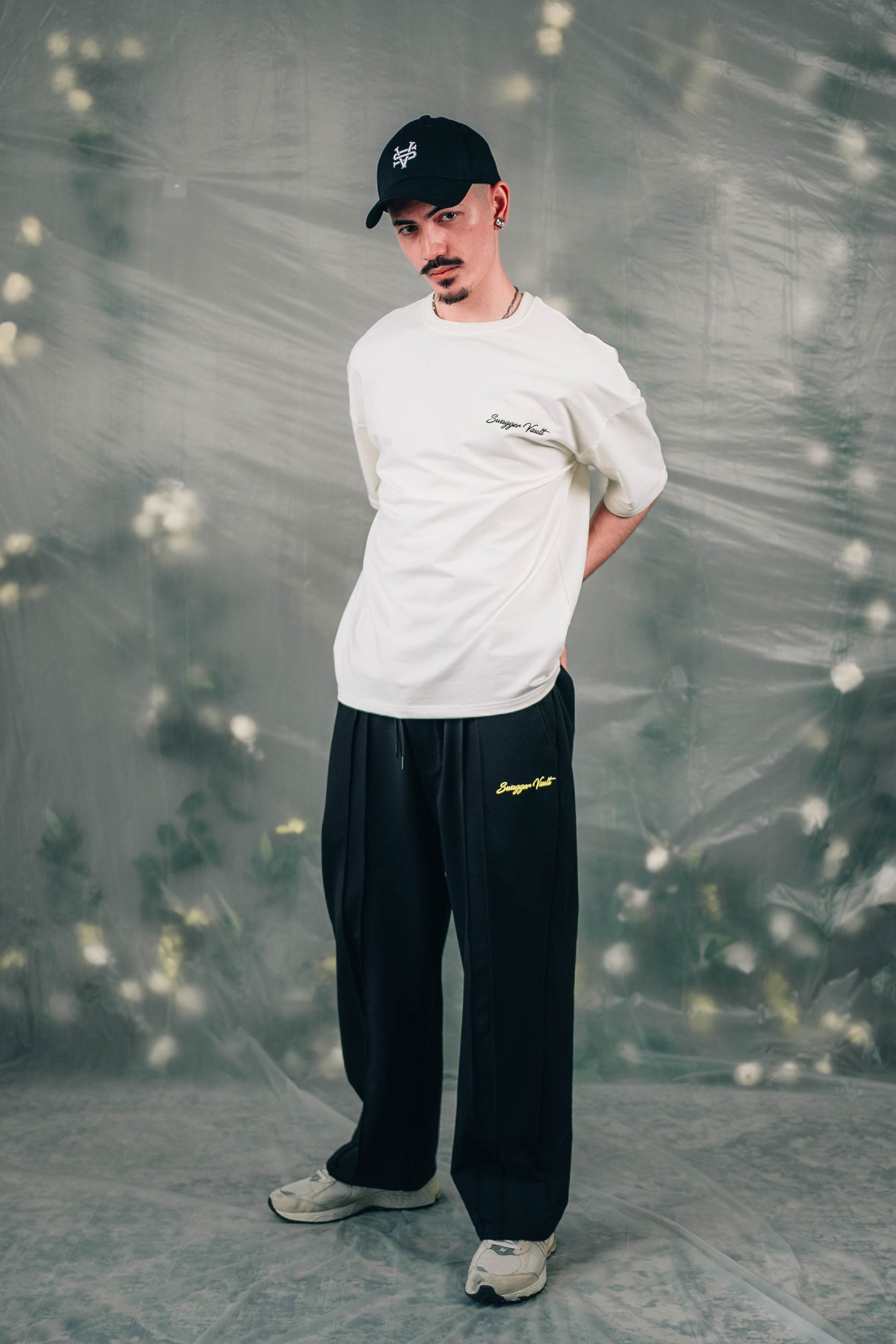 CREWEL TEE | OFF WHITE