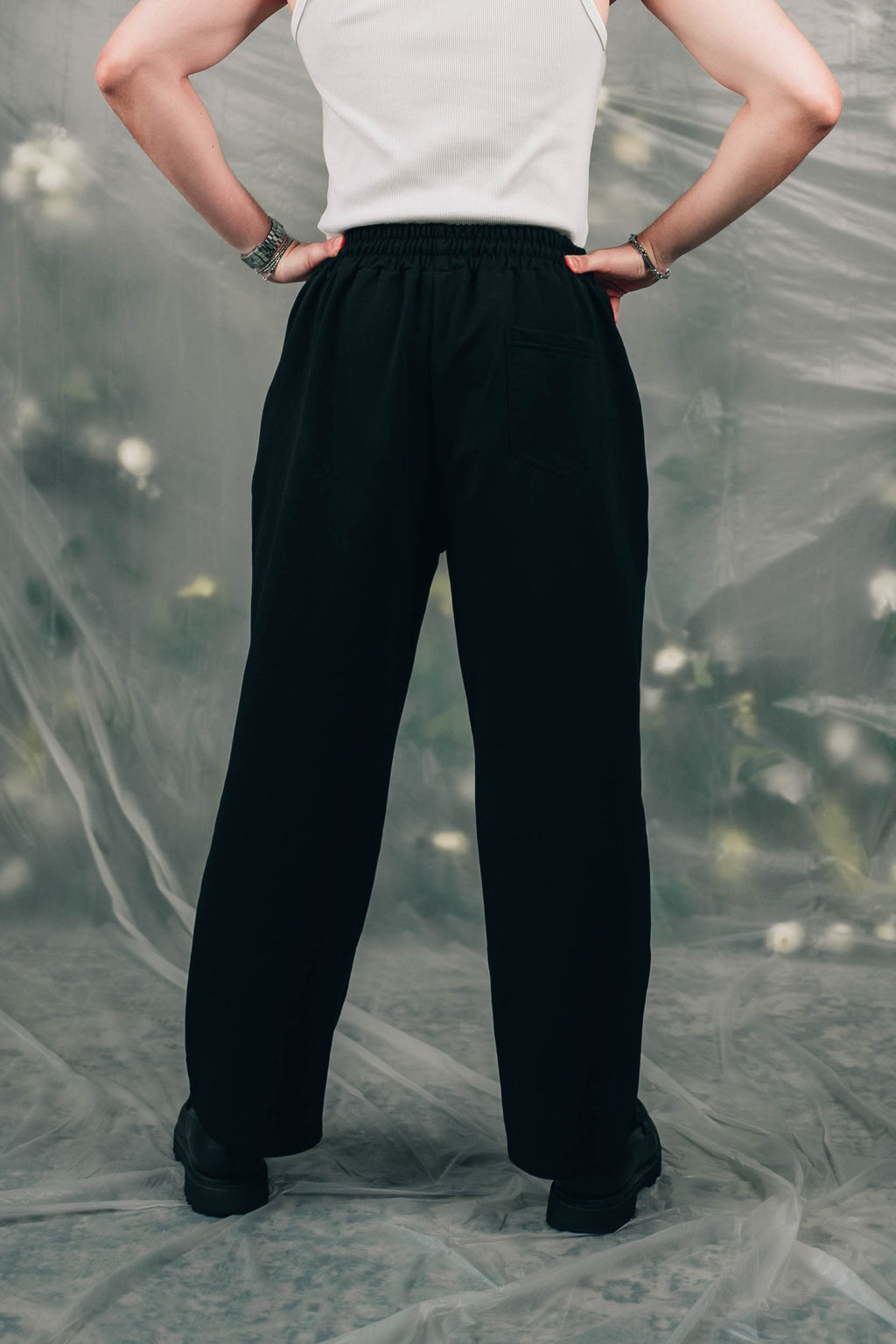 CREWEL PANT | BLACK